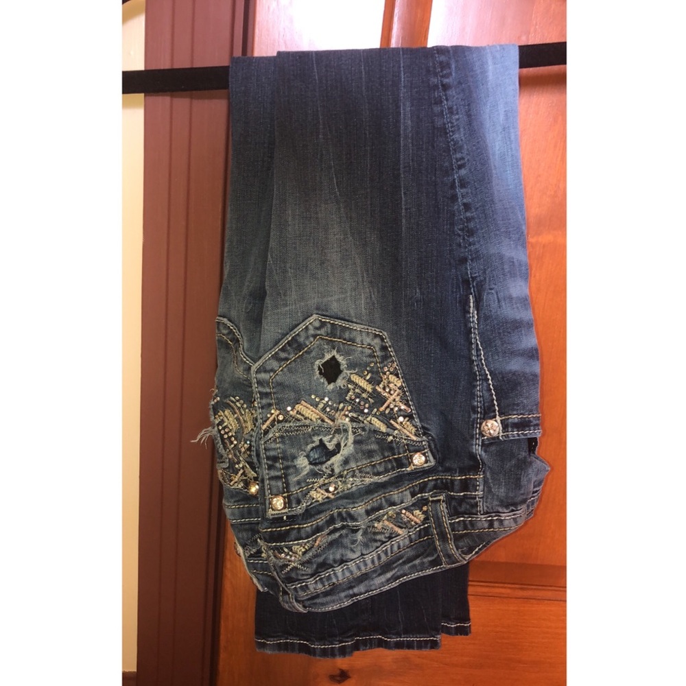 Very cute and blingy Miss Me jeans!